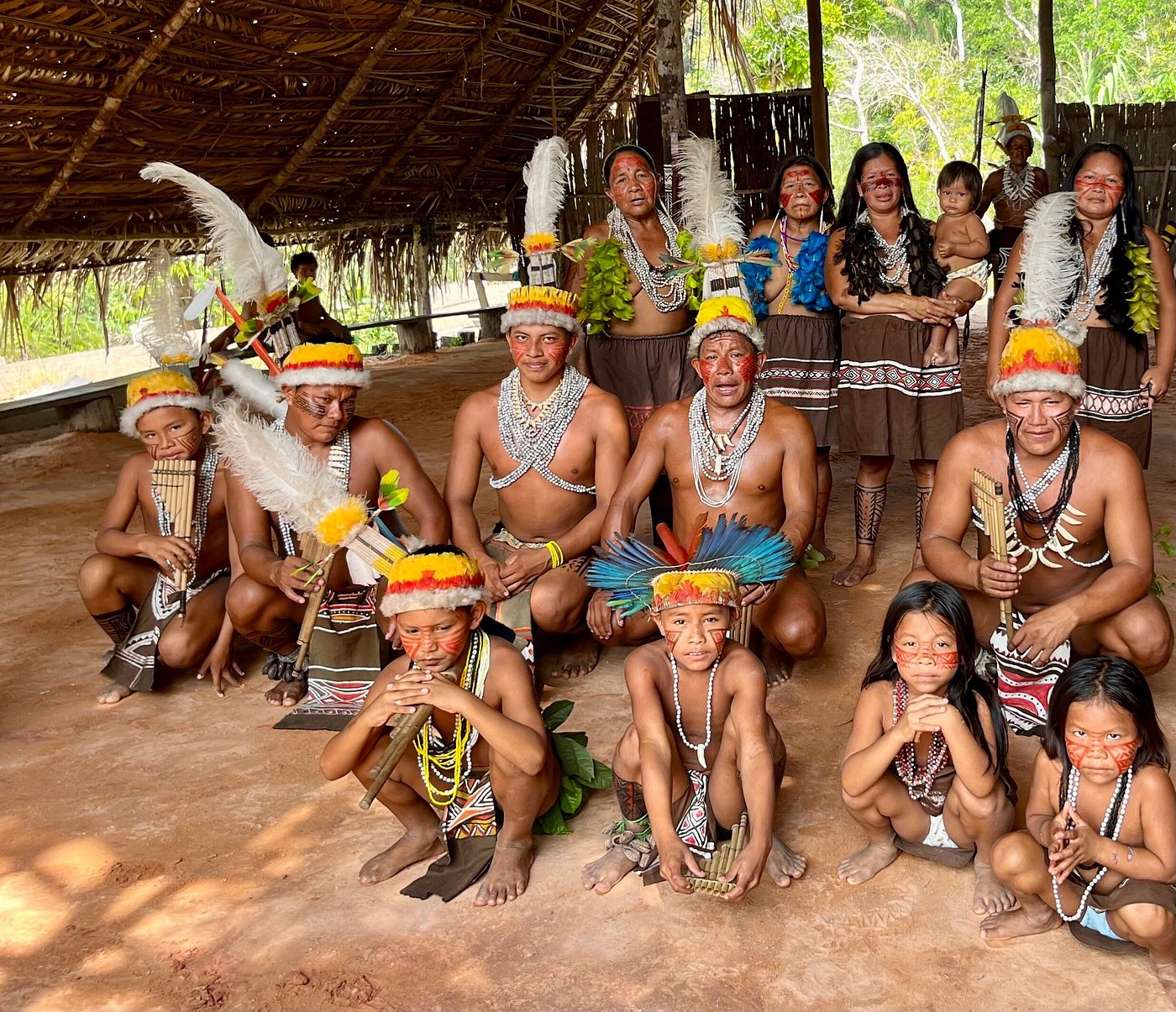 Vivência com comunidade indígena durante passeio da Ney Eco Adventures